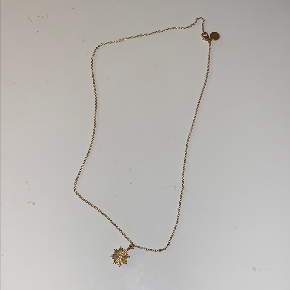 Dainty gold necklace